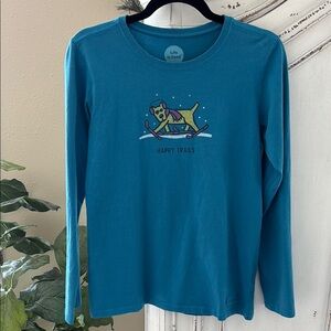 Life Is Good Womens Small Happy Trails Dog Skiing T-Shirt Blue Long Sleeves